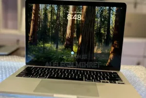 New Laptop Apple MacBook Pro 2020 8GB Intel Core I5 SSD 256GB