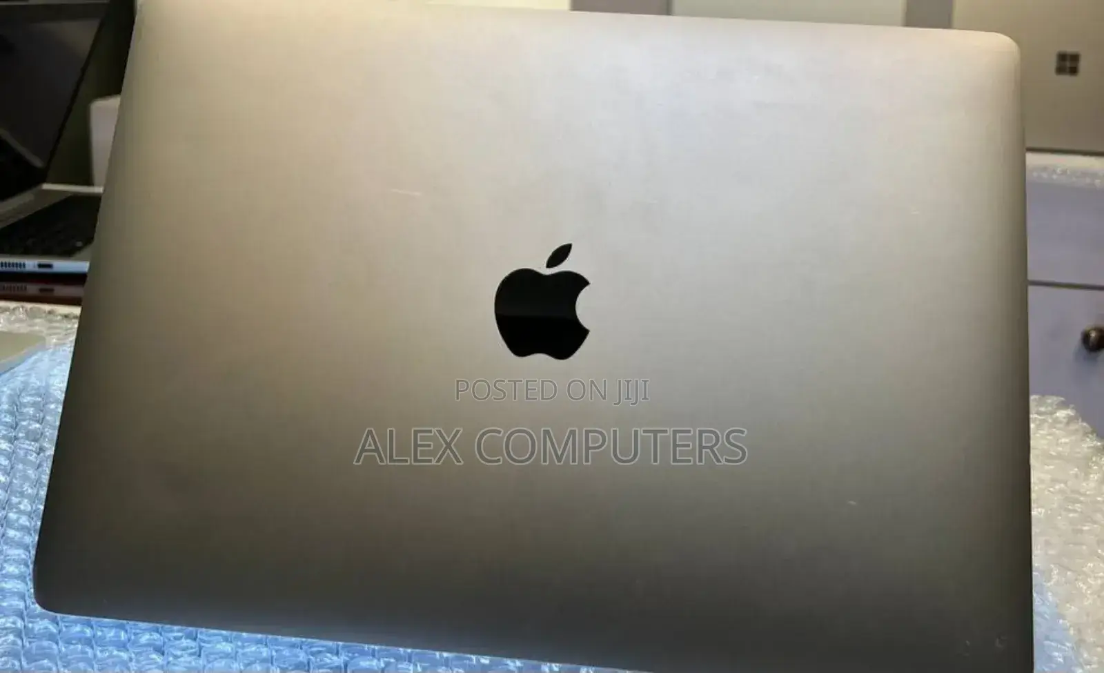 New Laptop Apple MacBook Pro 2019 8GB Intel Core I5 SSD 128GB