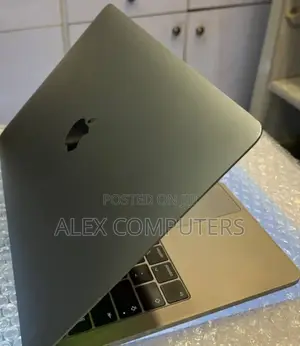 New Laptop Apple MacBook Pro 2019 8GB Intel Core I5 SSD 128GB