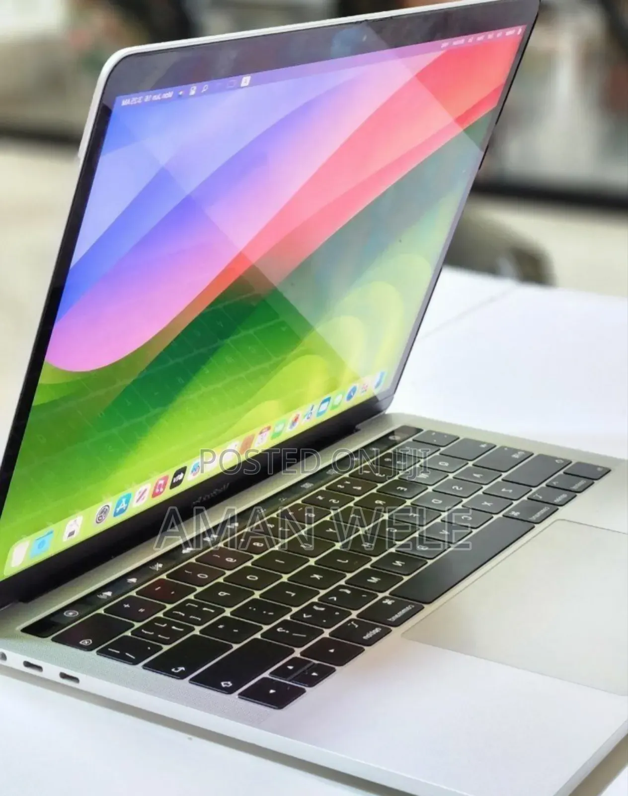 New Laptop Apple MacBook Pro 2018 8GB Intel Core I5 SSD 256GB