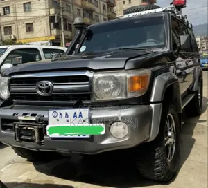 Toyota Land Cruiser 4.5 V8 GL 2012 Gray