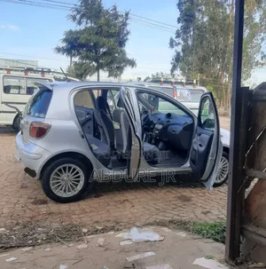 Toyota Vitz 2004 Silver