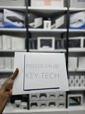 New Laptop Apple MacBook 16GB Intel Core Ultra 9 SSD 256GB