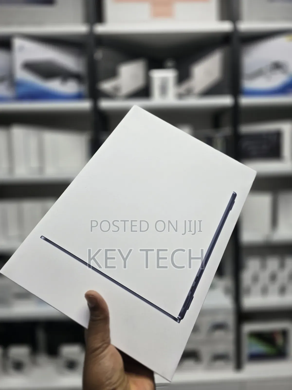 New Laptop Apple MacBook 16GB Intel Core Ultra 9 SSD 256GB