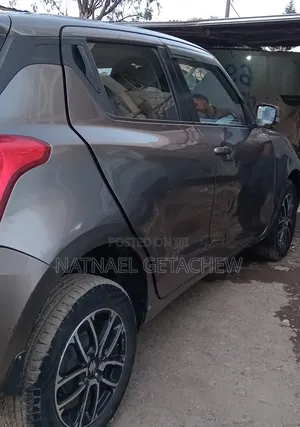Suzuki Swift 2022 Gray