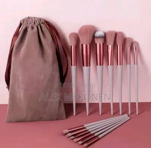 13 Makeup Brush
