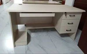 Computer Table 1.20cm (Ty)