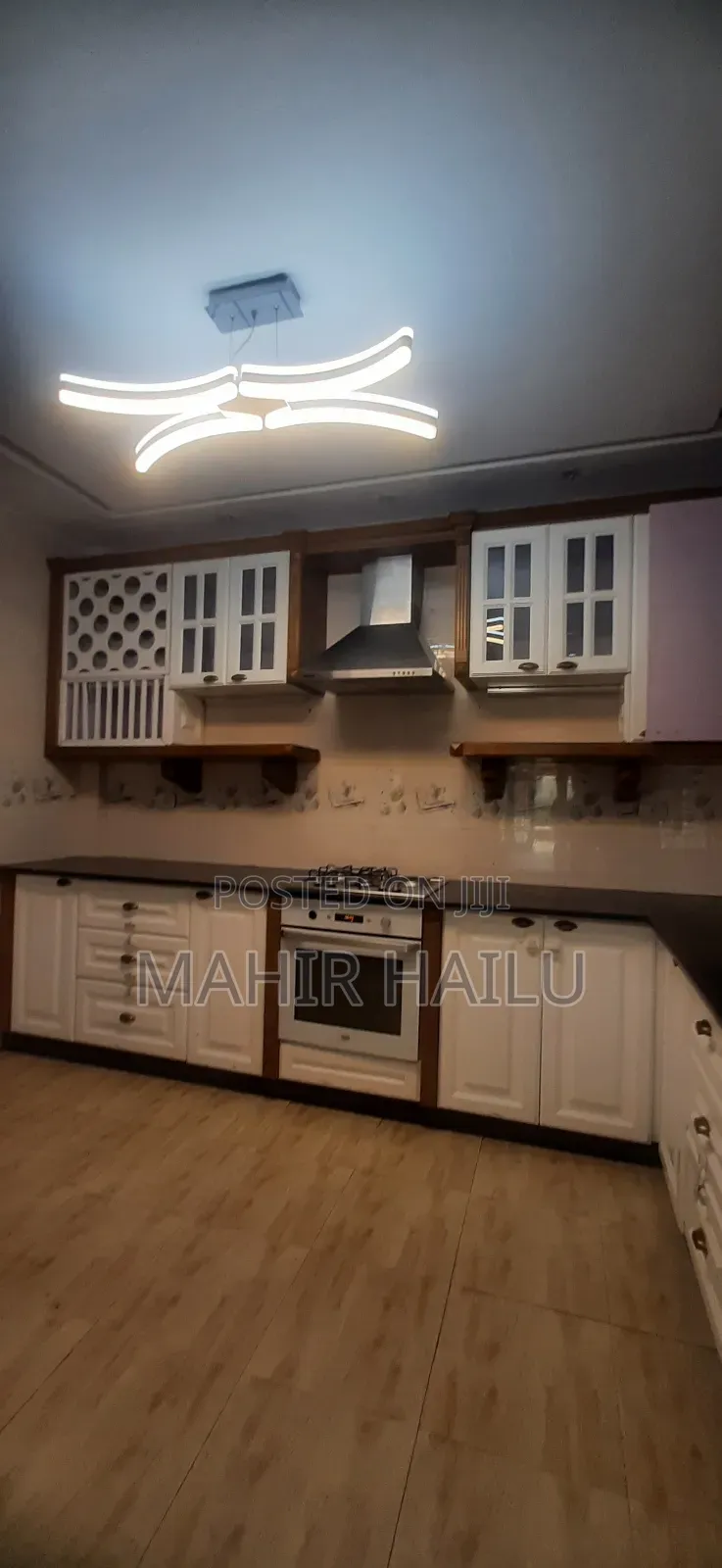 5bdrm House in Real, Bole for rent
