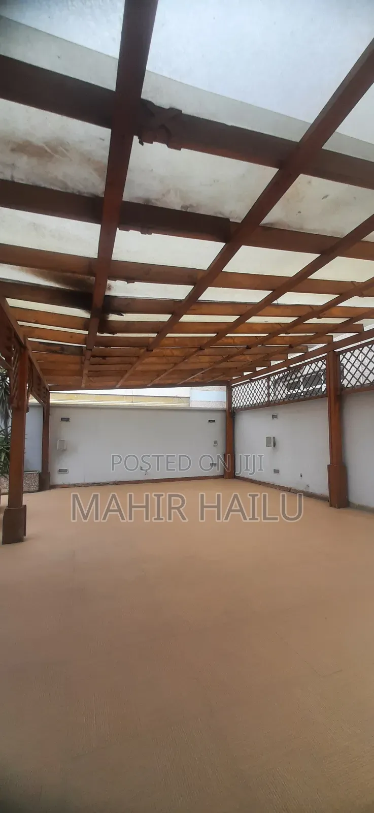 5bdrm House in Real, Bole for rent