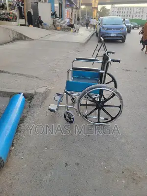 Wheelchair With Hand Brakes皰𣁋self Drive兕二pushable a Wheelchair