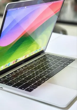 New Laptop Apple MacBook 2018 8GB Intel Core I5 SSD 256GB