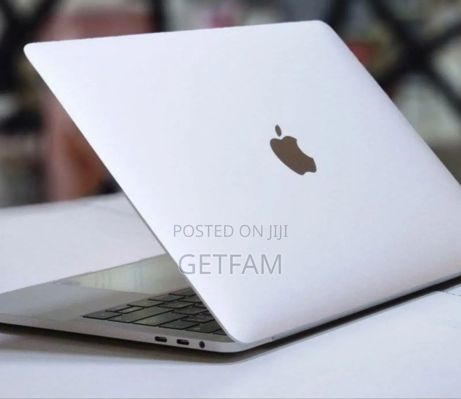 New Laptop Apple MacBook 2018 8GB Intel Core I5 SSD 256GB