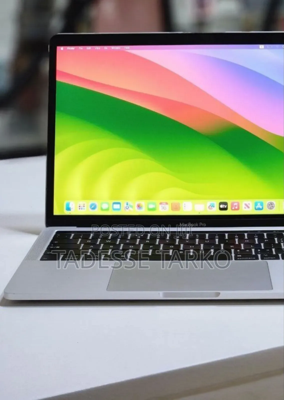 New Laptop Apple MacBook Pro 2018 8GB Intel Core I5 SSD 256GB