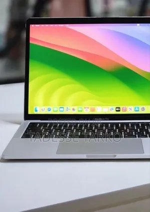 New Laptop Apple MacBook Pro 2018 8GB Intel Core I5 SSD 256GB