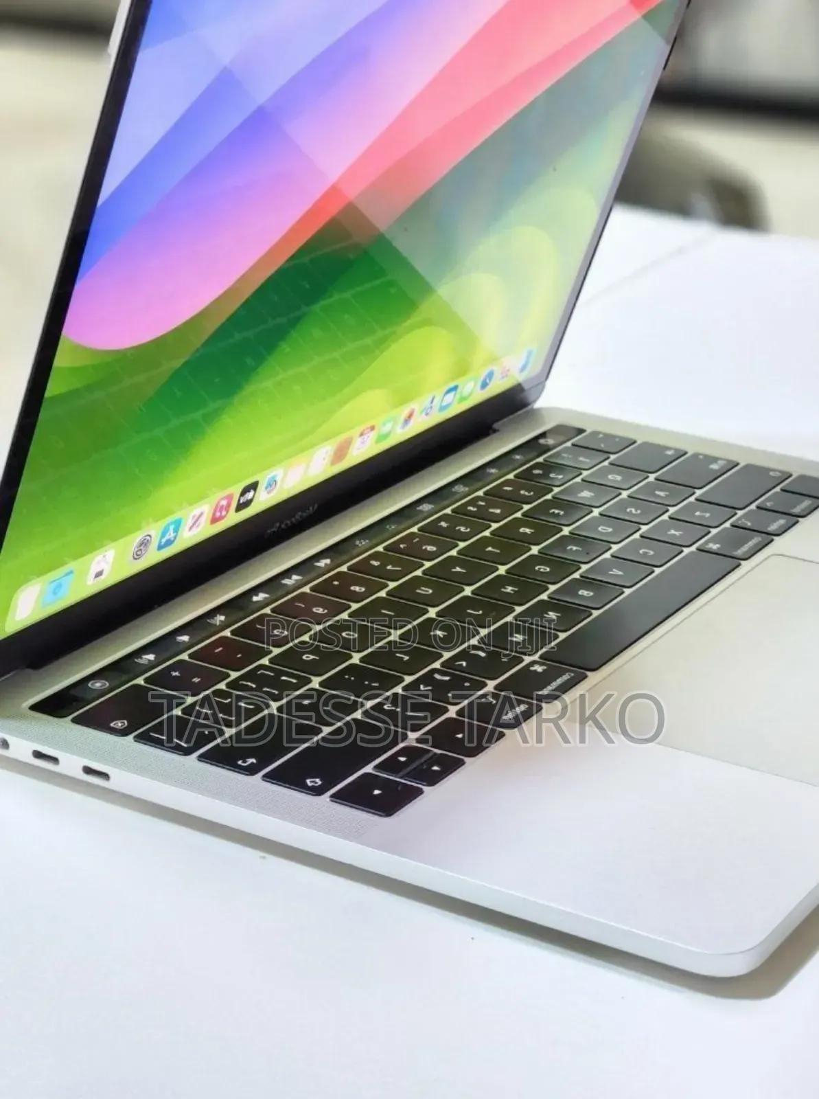 New Laptop Apple MacBook Pro 2018 8GB Intel Core I5 SSD 256GB