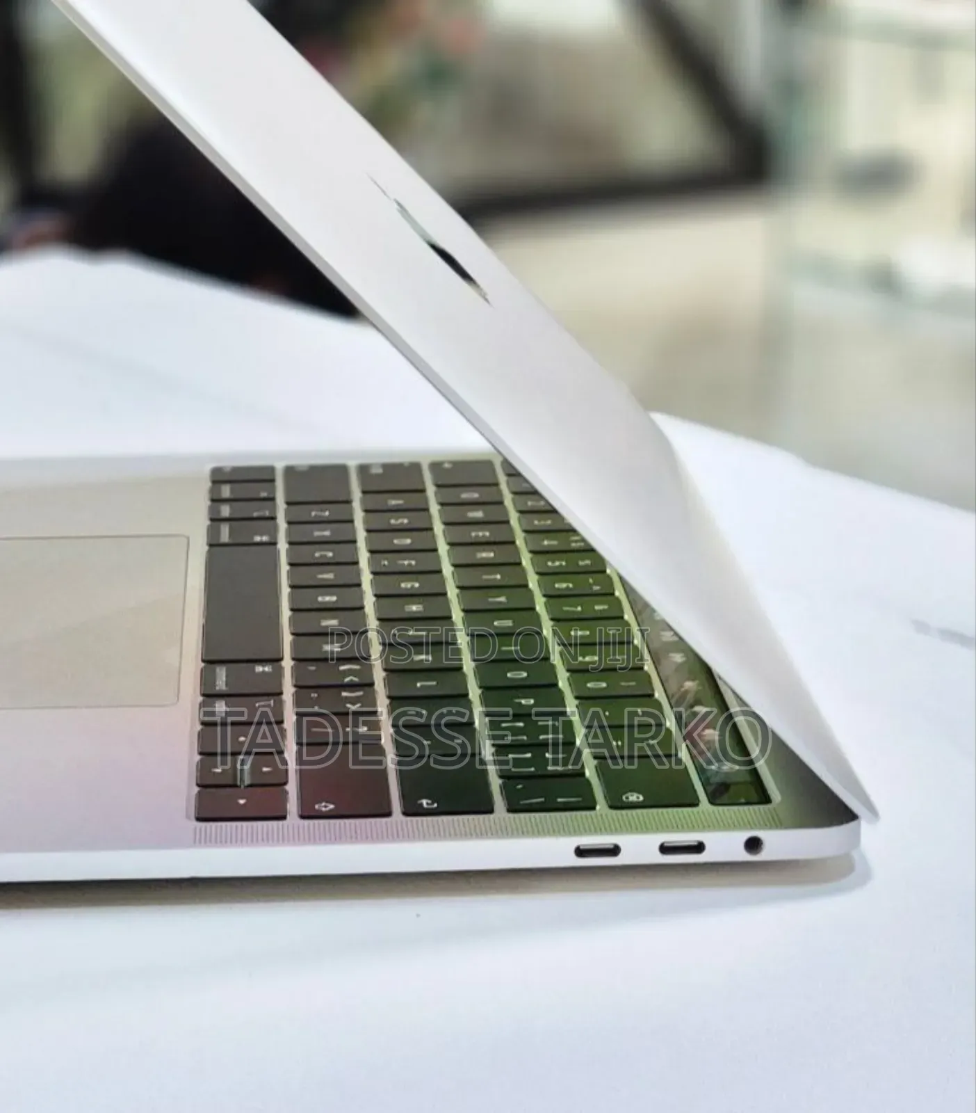 New Laptop Apple MacBook Pro 2018 8GB Intel Core I5 SSD 256GB