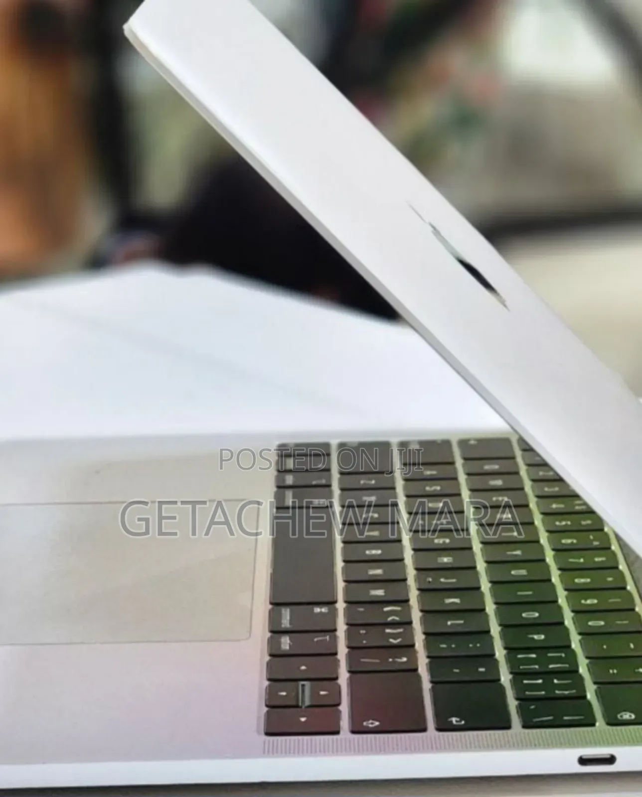 New Laptop Apple MacBook 2018 8GB Intel Core I5 SSD 256GB