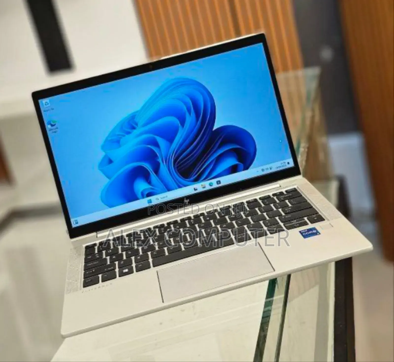 New Laptop HP EliteBook 830 G8 16GB Intel Core i7 SSD 512GB
