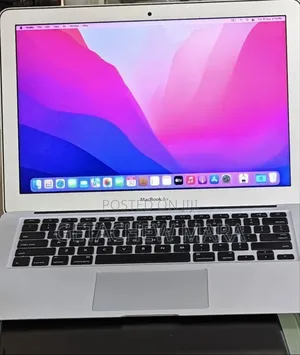 New Laptop Apple MacBook Pro 2017 8GB Intel Core I7 SSD 512GB