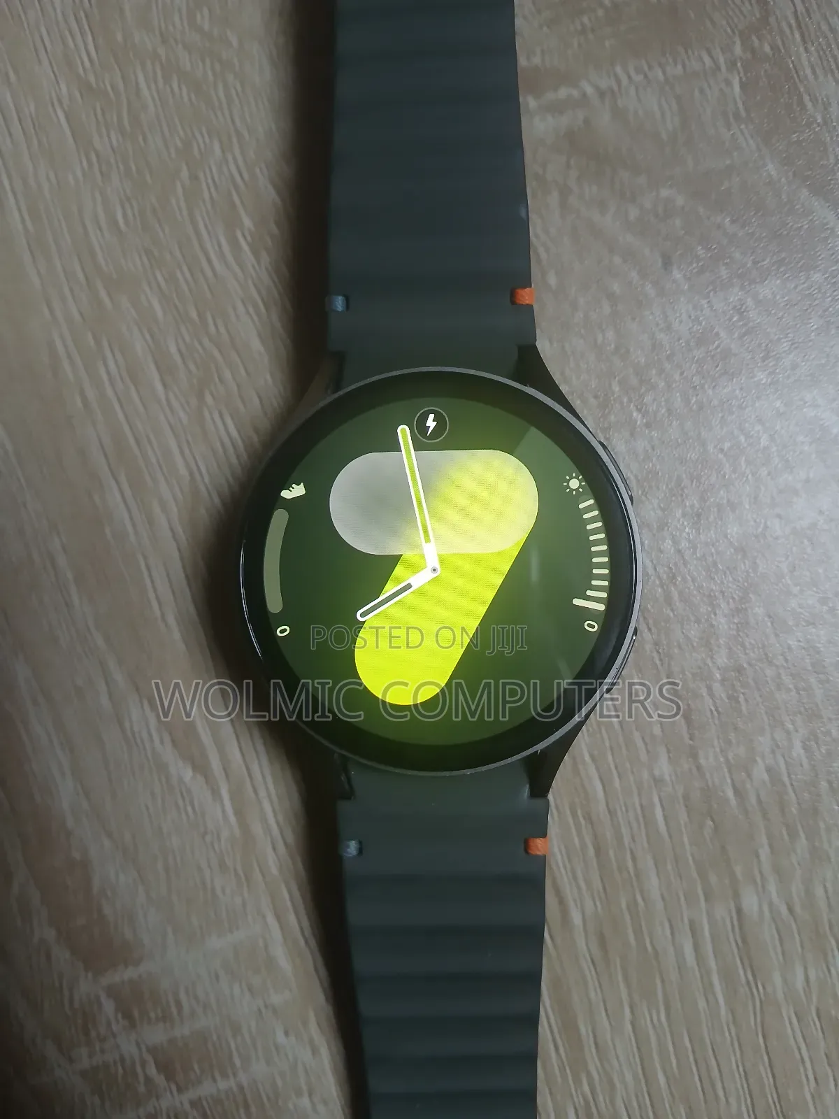 Samsung Galaxy Watch 7, Dark Green Band