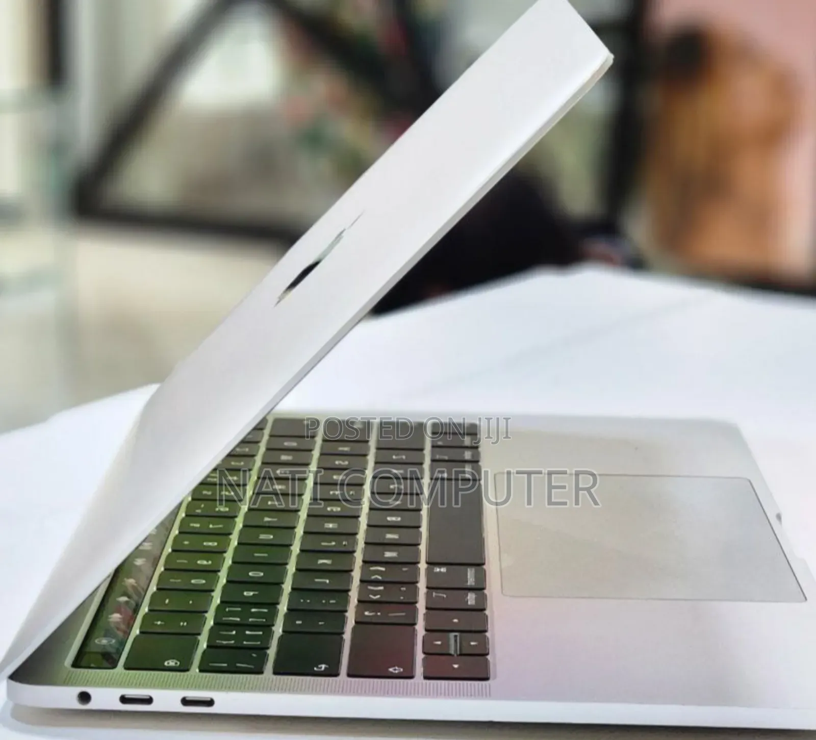 New Laptop Apple MacBook Pro 2018 8GB Intel Core I5 SSD 256GB