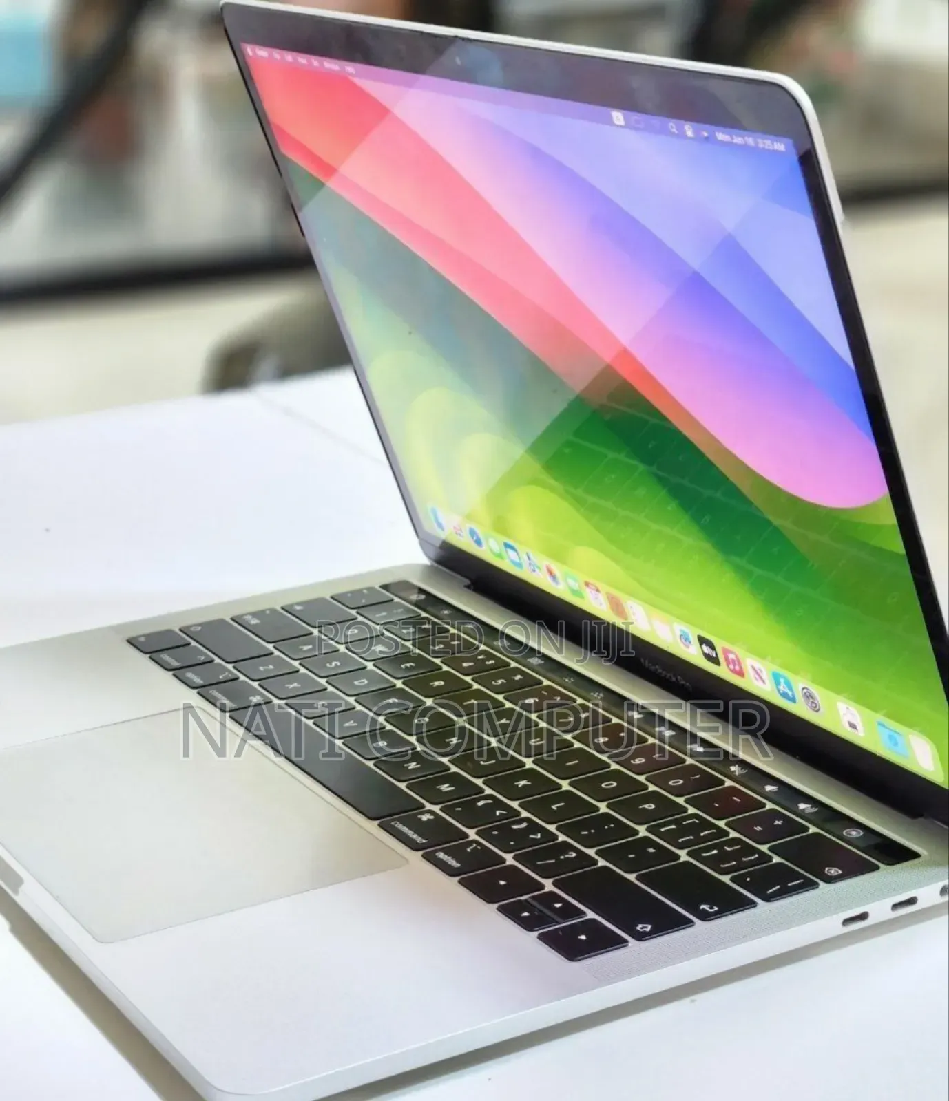 New Laptop Apple MacBook Pro 2018 8GB Intel Core I5 SSD 256GB