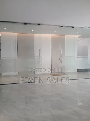 ለሱቅ ፈላጊወች በሙሉ ከ11ካሬ ጀምሮ የንግድ ሱቆችን ቦሌ ላይ