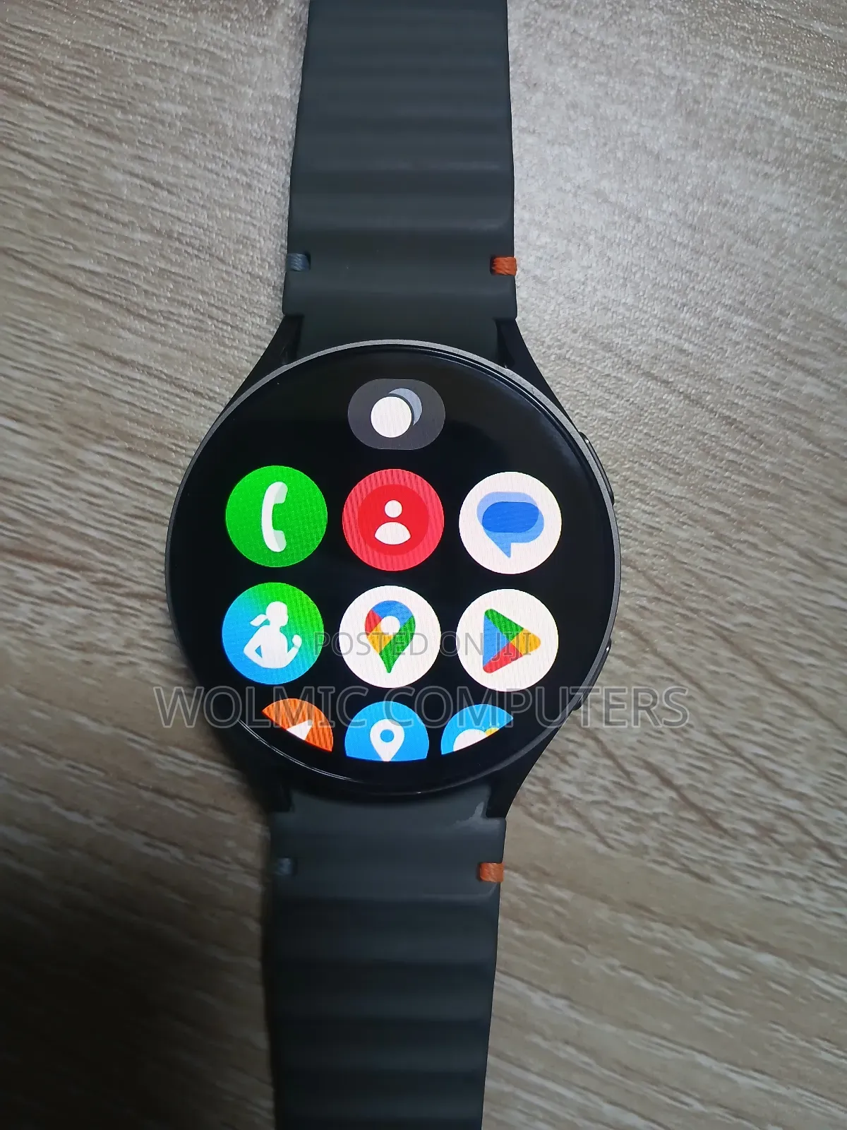 Samsung Galaxy Watch 7, Dark Green Band