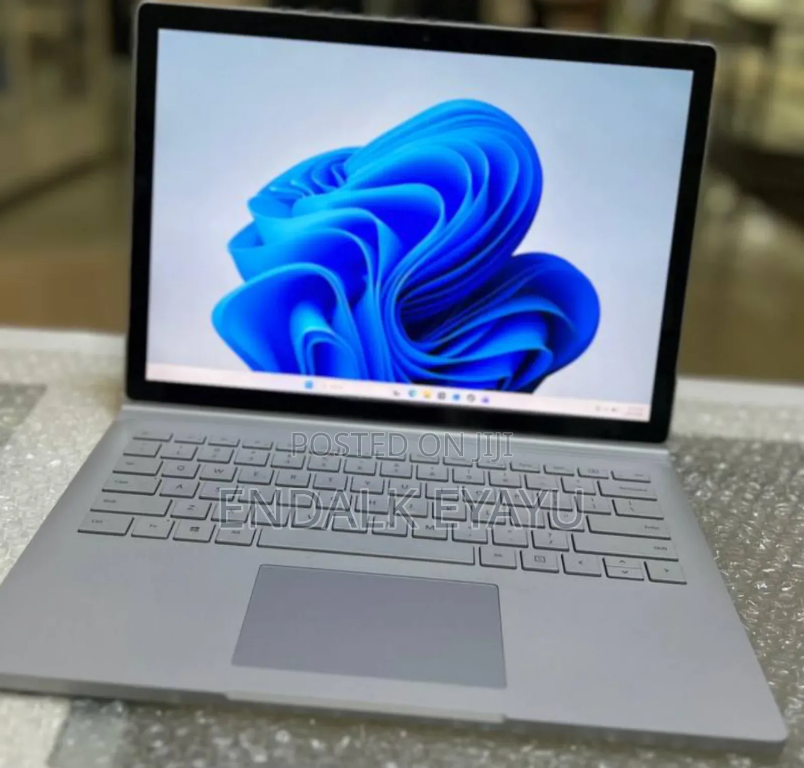 New Laptop Microsoft Surface Book 3 16GB Intel Core I7 SSD 256GB