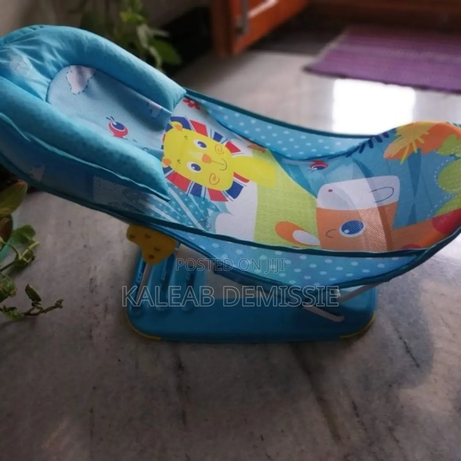 Delux Baby Bather አራስ ልጆችን ለማጠብ