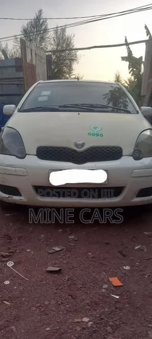 Toyota Vitz 2002 Silver