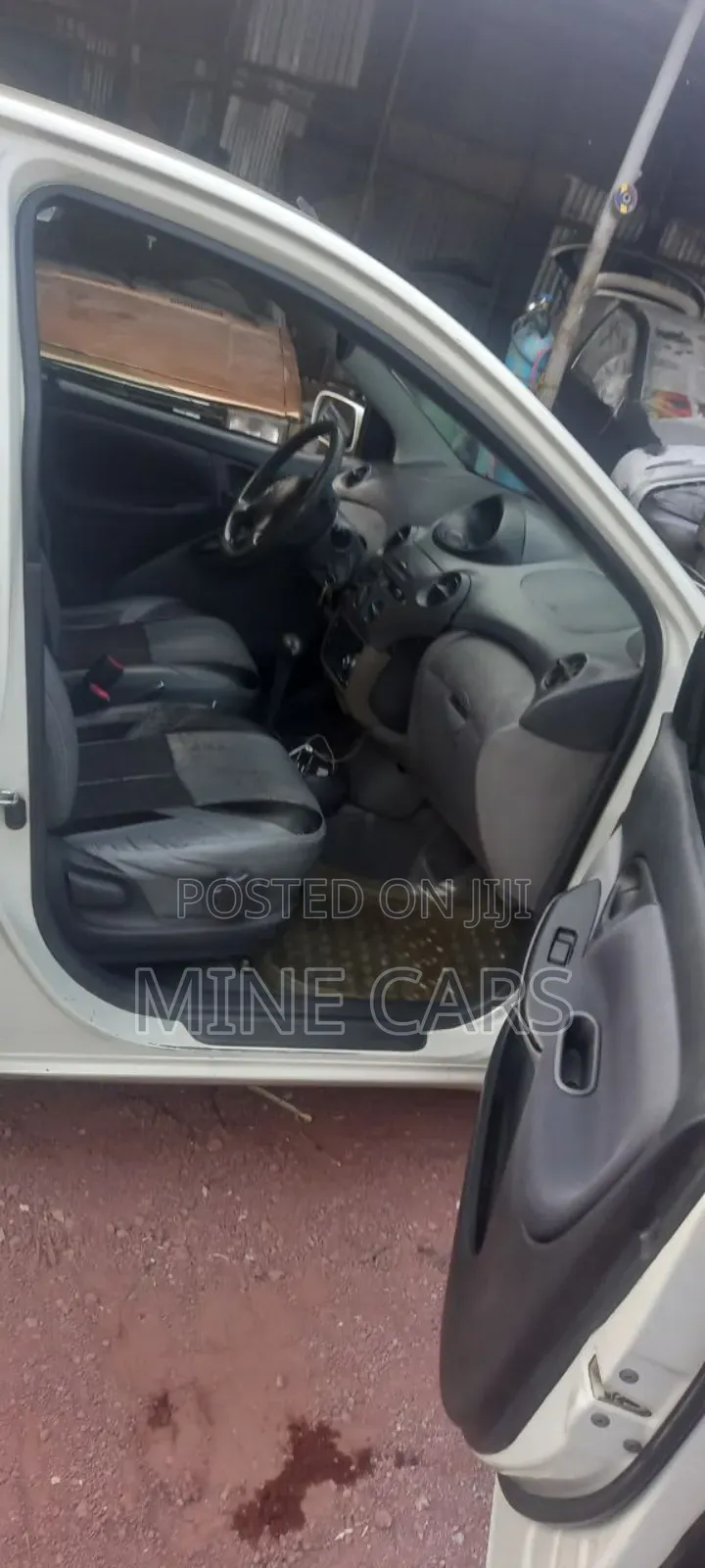 Toyota Vitz 2002 Silver