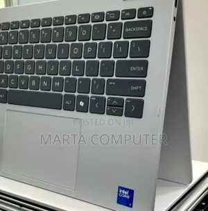 New Laptop HP OmniBook 5 Flip 16GB Intel Core I7 SSD 512GB