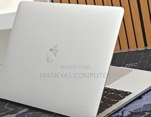 New Laptop Apple MacBook Air 2017 8GB Intel Core I7 SSD 512GB