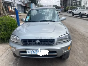 Toyota RAV4 Automatic 2000 Silver