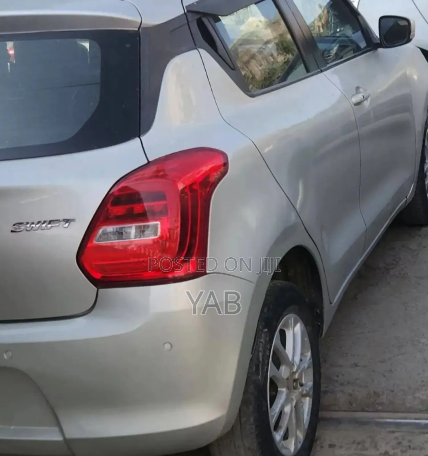 Suzuki Swift 2022 Silver