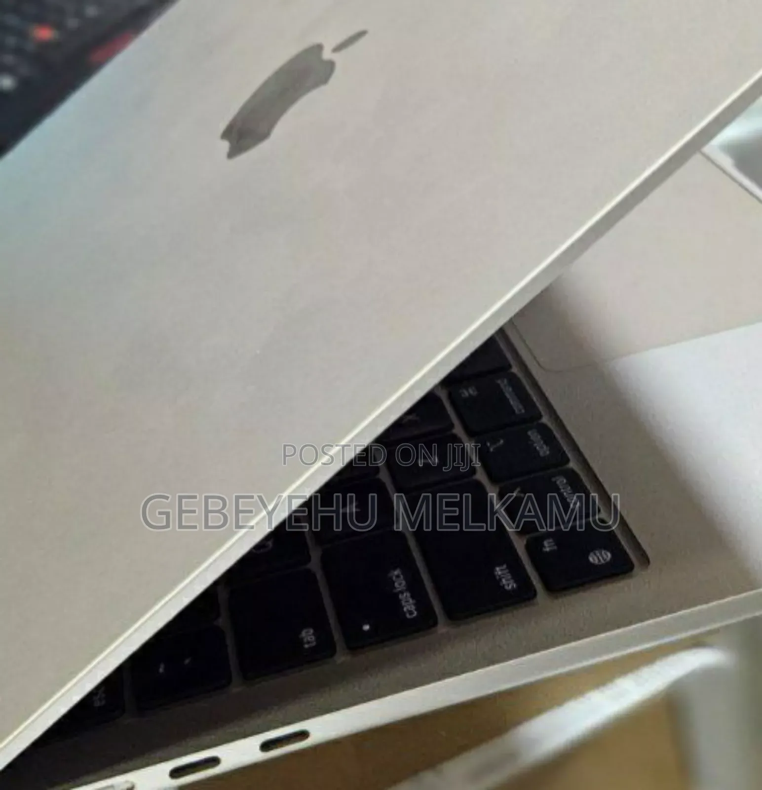 New Laptop Apple MacBook Air 2022 M2 8GB Apple M2 SSD 256GB