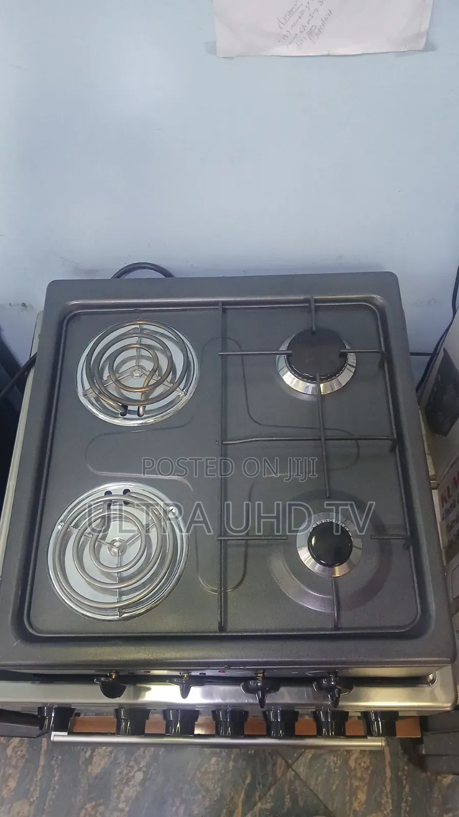 Kumtel Freestanding Cooker With a Combination of Gas and Electric