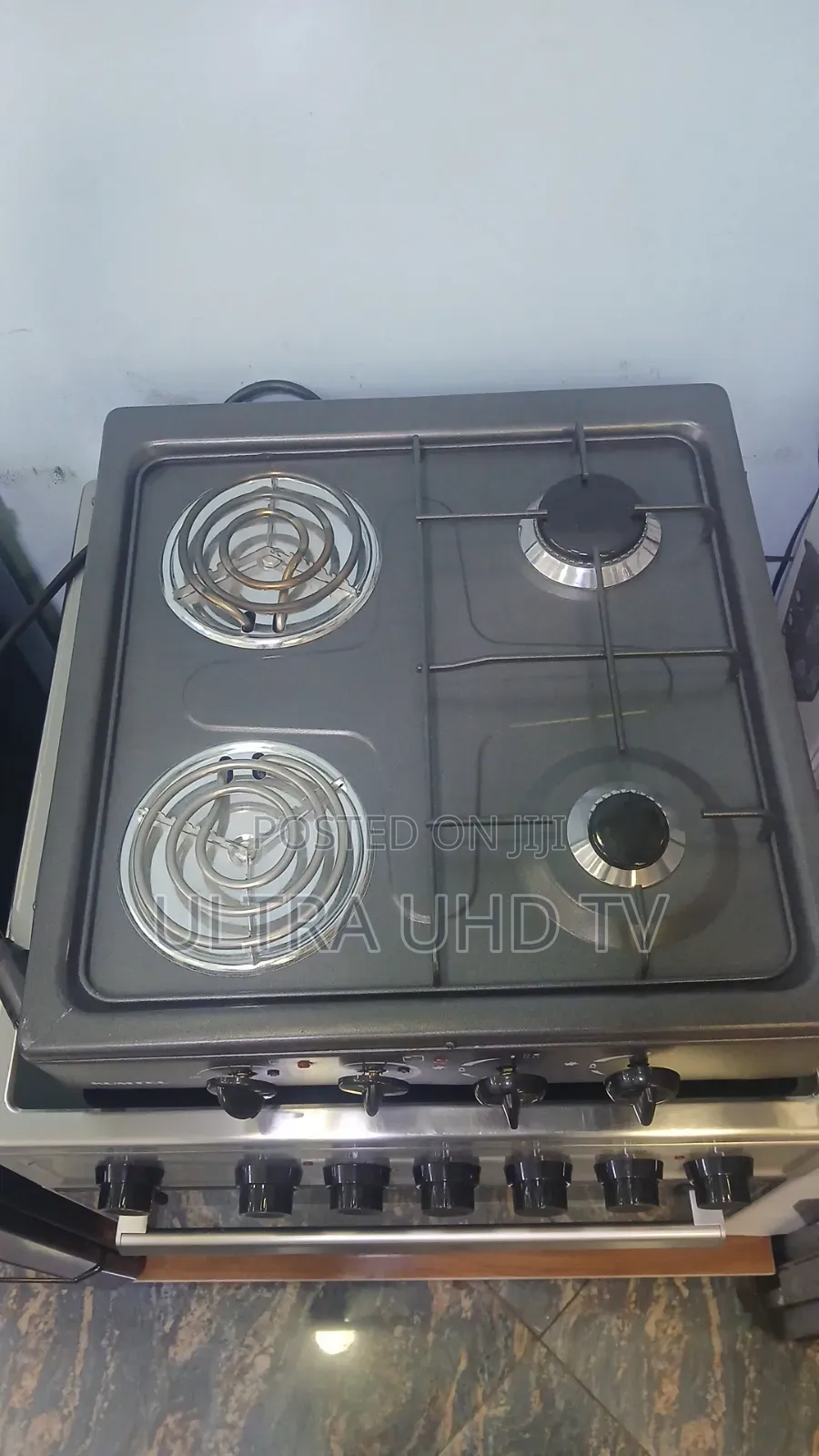 Kumtel Freestanding Cooker With a Combination of Gas and Electric