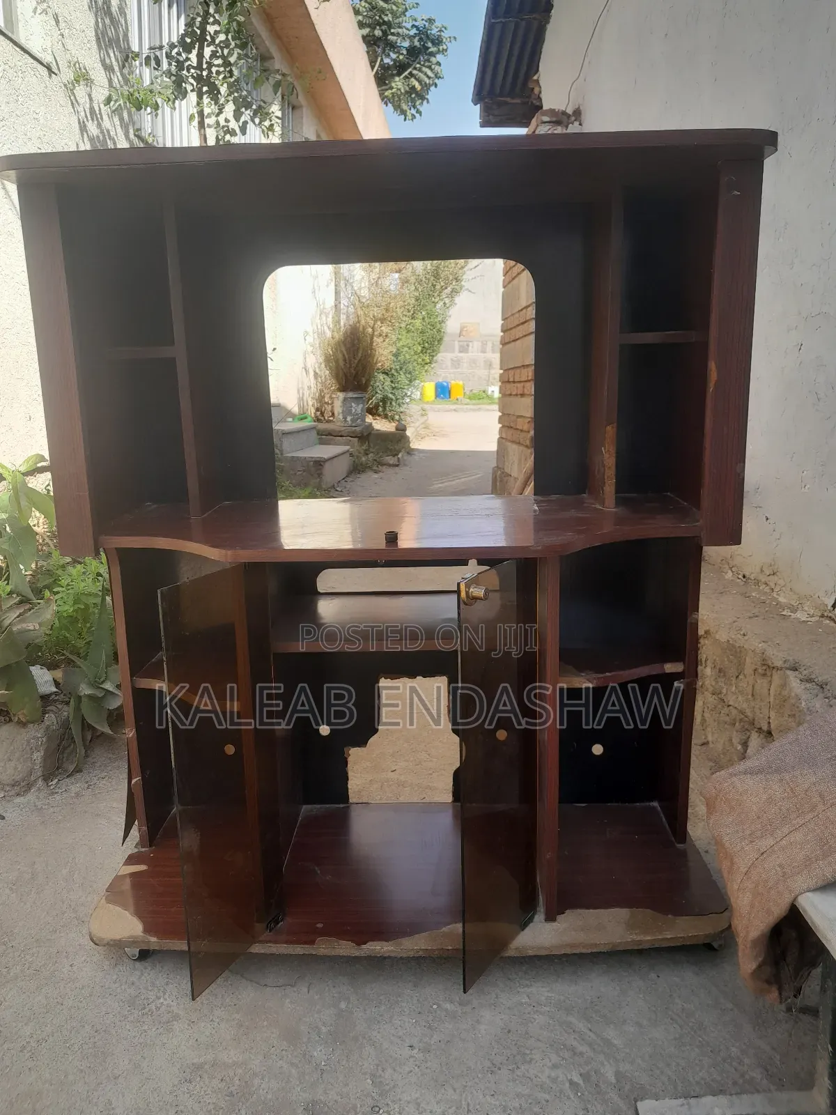 Tv Stand With Shelf and Wheels to Move Around