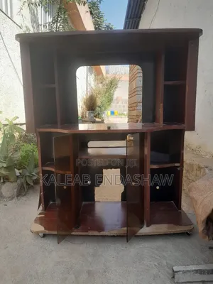 Tv Stand With Shelf and Wheels to Move Around