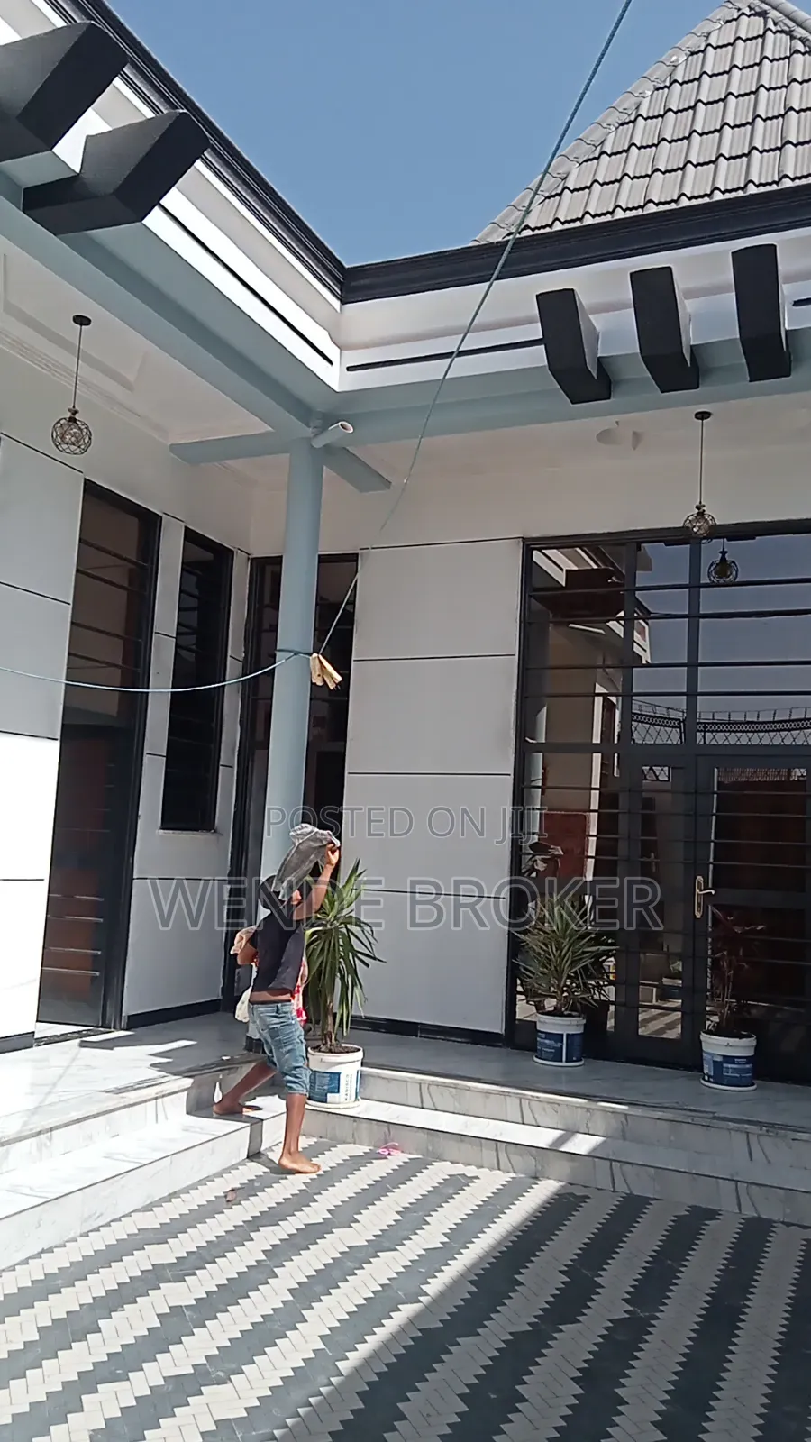 Furnished 5bdrm House in ኦሮሚያ ዱከም ከተማ, Oromia-Finfinne for sale