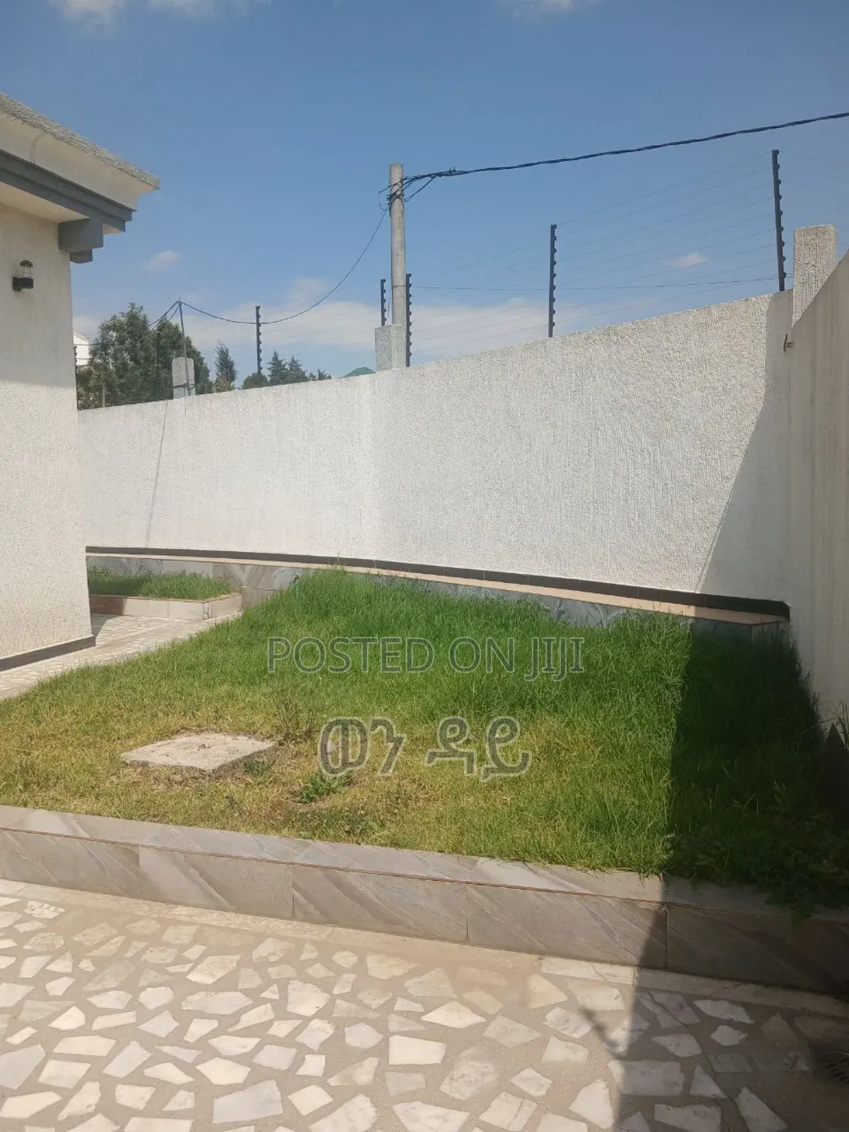 Furnished 3bdrm Villa in Bole for sale