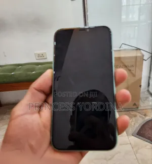 New Apple iPhone 11 128 GB Green