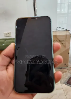 New Apple iPhone 11 128 GB Green