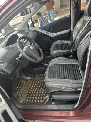 Toyota Yaris Base Hatchback 3dr 2010 Brown