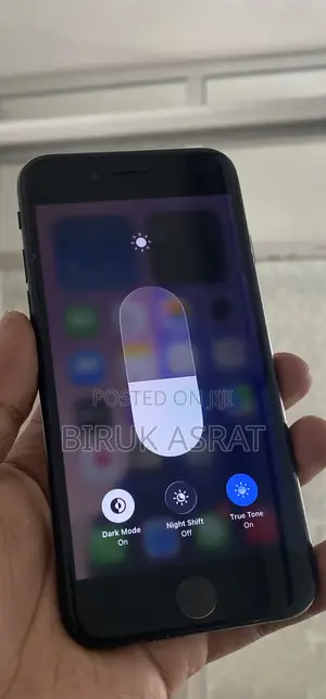 Apple iPhone SE (2020) 128 GB Black