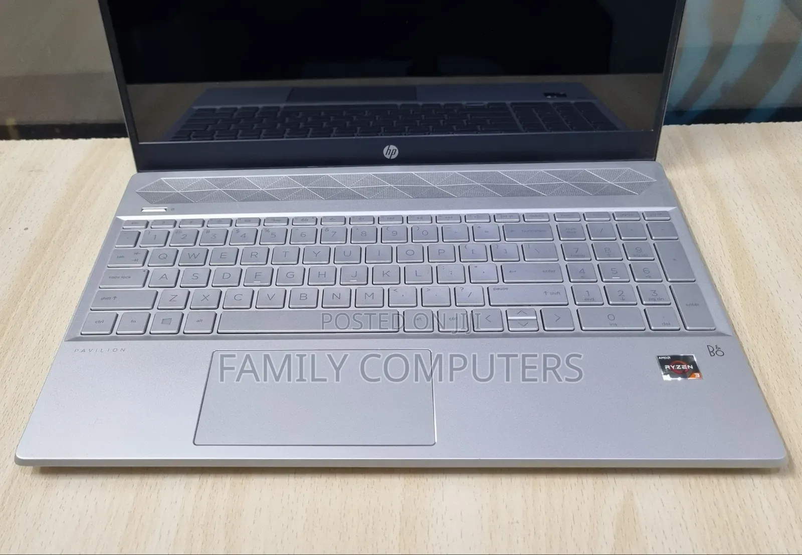 New Laptop HP Pavilion 15 8GB AMD Ryzen 3 SSD 256GB