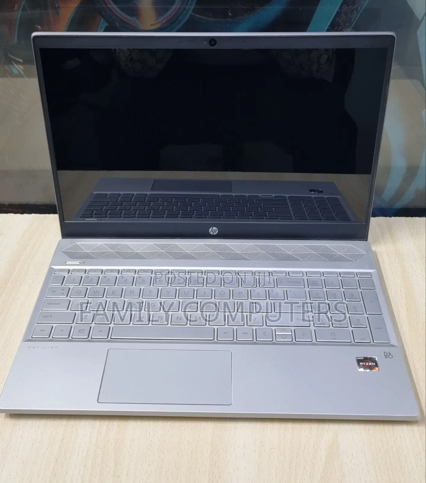 New Laptop HP Pavilion 15 8GB AMD Ryzen 3 SSD 256GB
