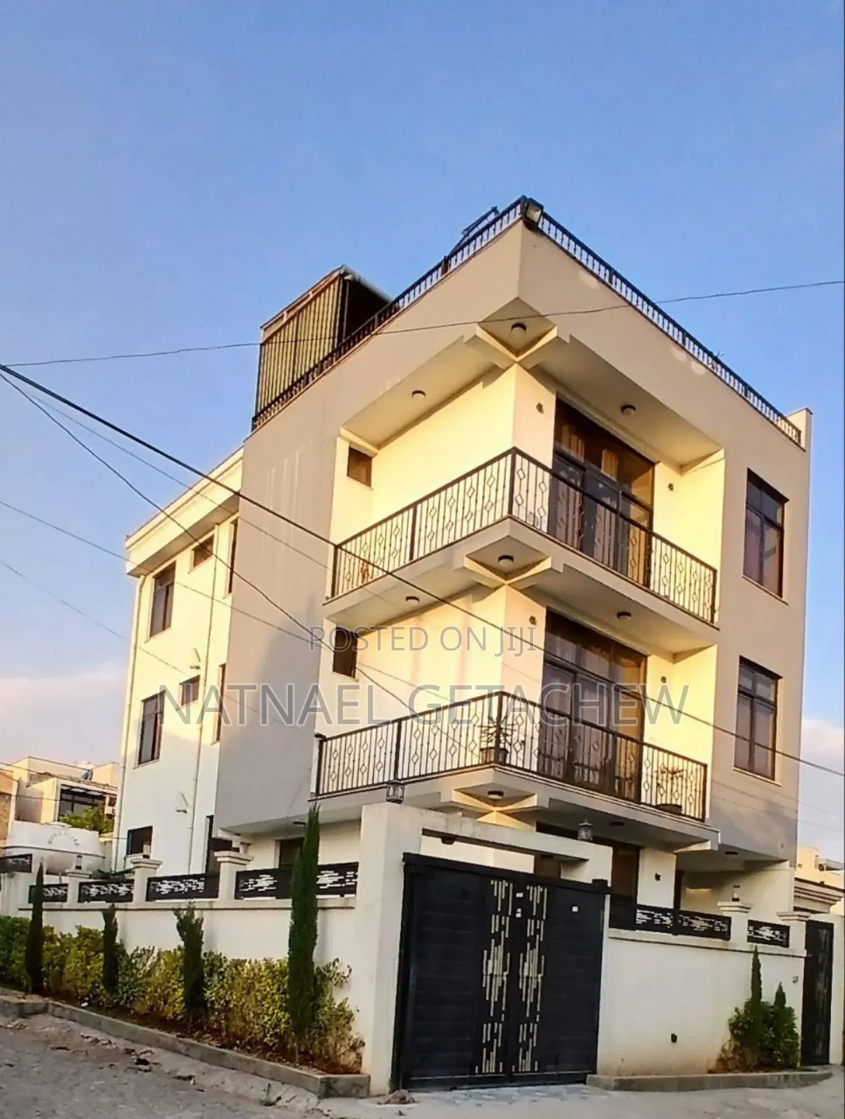 Furnished 8bdrm Villa in Bole for sale